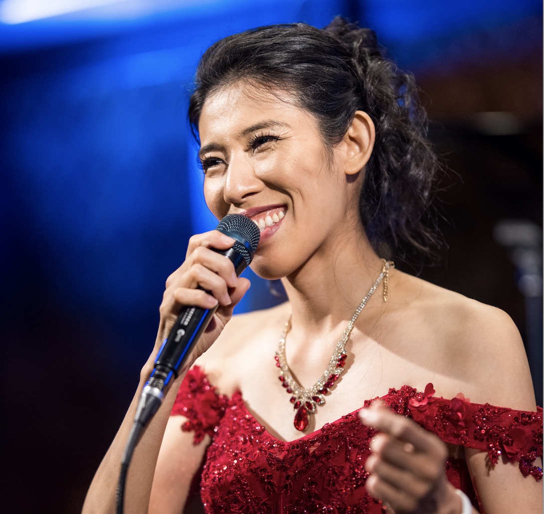 Setsuko Hata singing