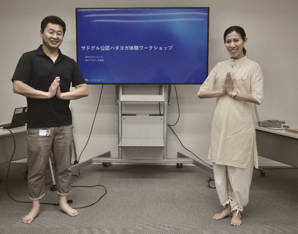 企業内で開催したハタヨガ体験ワークショップ